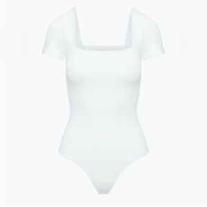 nwot Babaton contour squareneck short sleeve bodysuit S